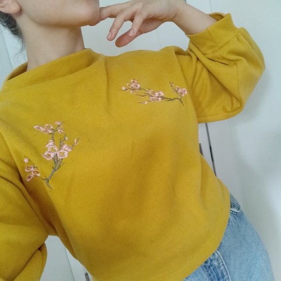 Romwe Puff Sleeve Embroidered Cropped Sweater - Picture 2 of 6